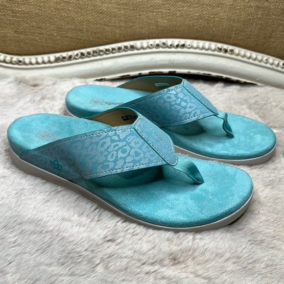 Spenco | Aqua Sea Cheetah-Accent Hampton Flip-Flop - Picture 4 of 15